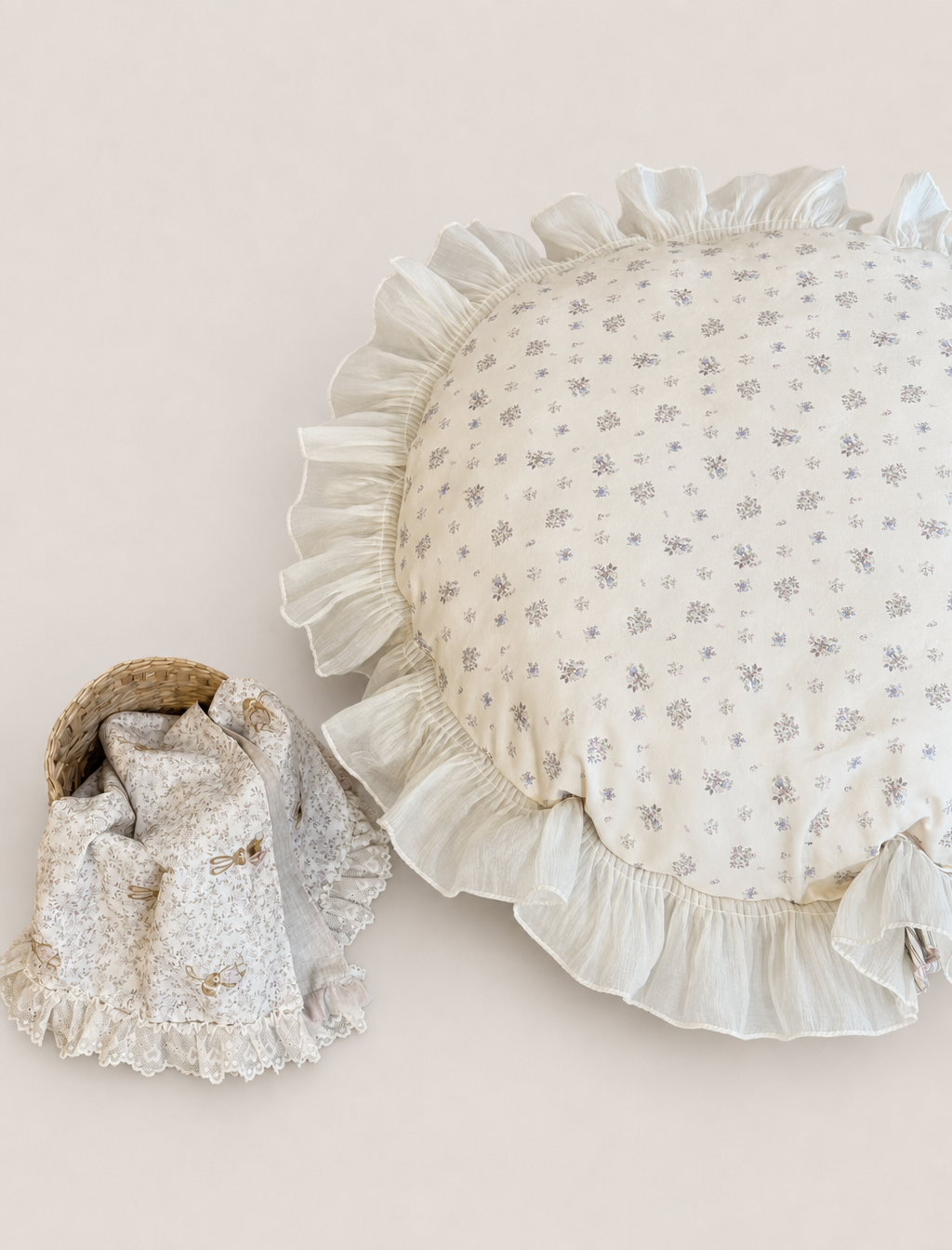 Rosé Lace Cloud Pet Bed