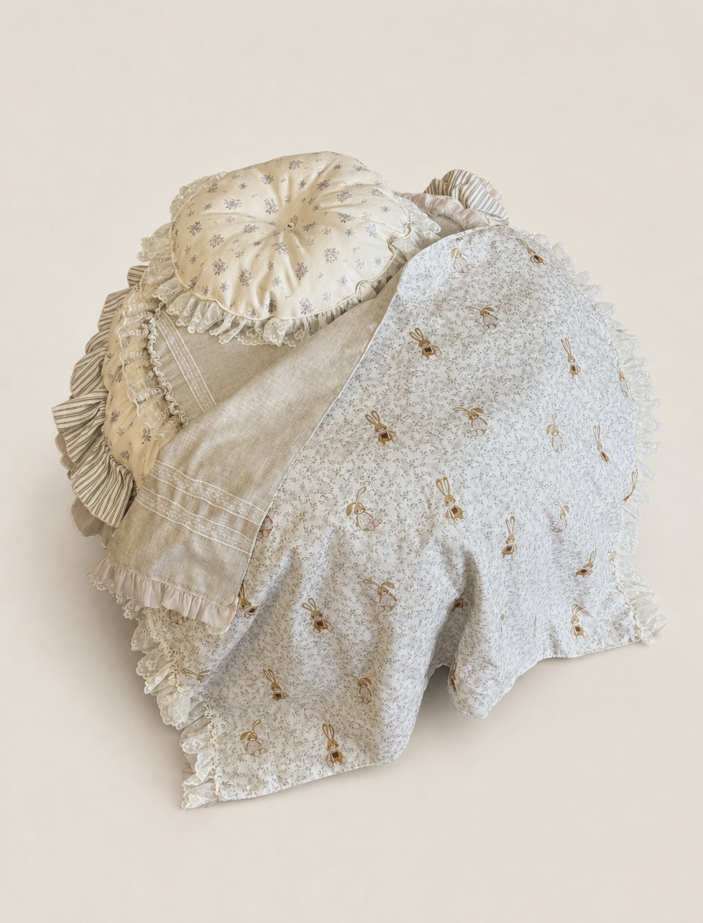 Rosé Lace Cloud Pet Bed