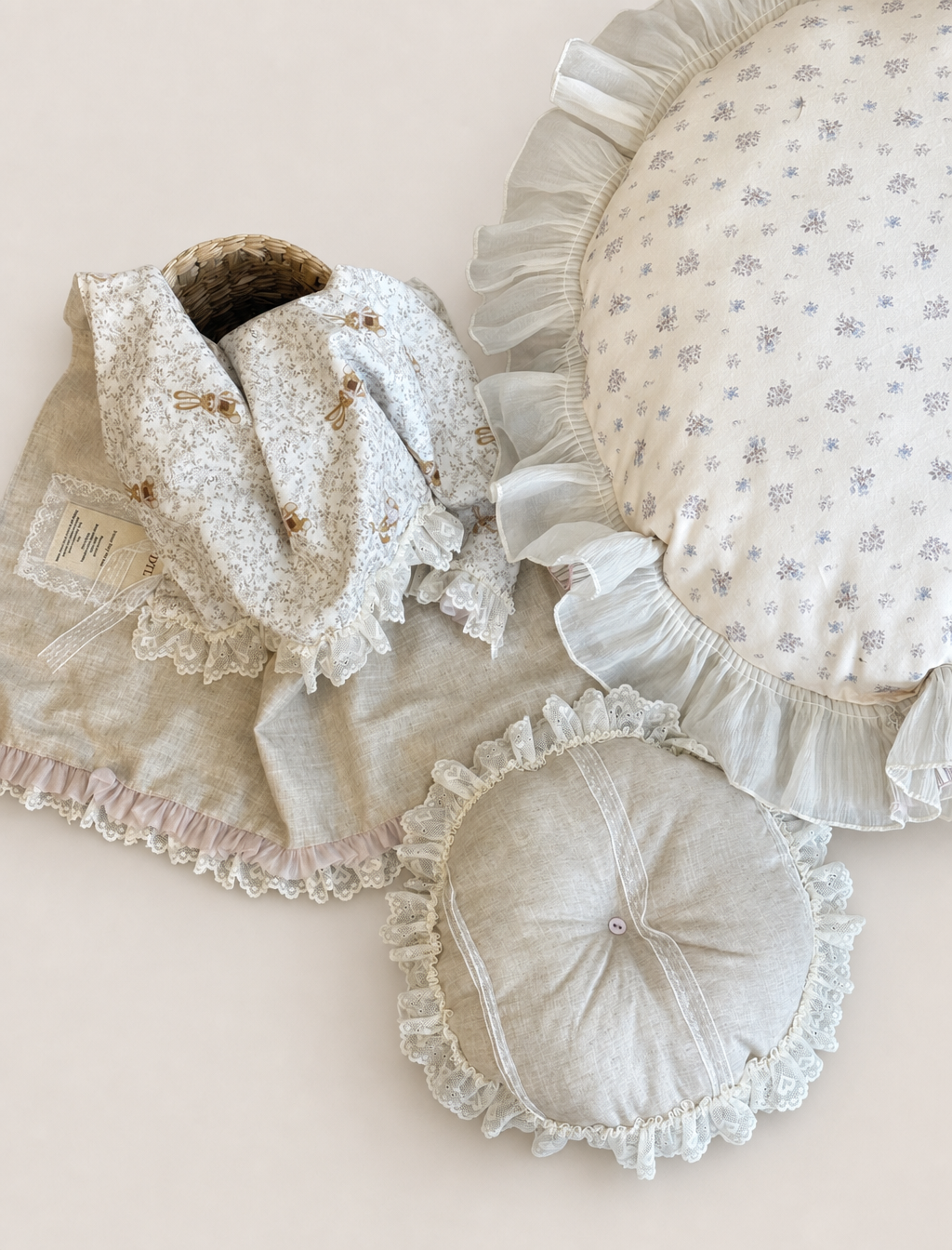 Rosé Lace Cloud Pet Bed